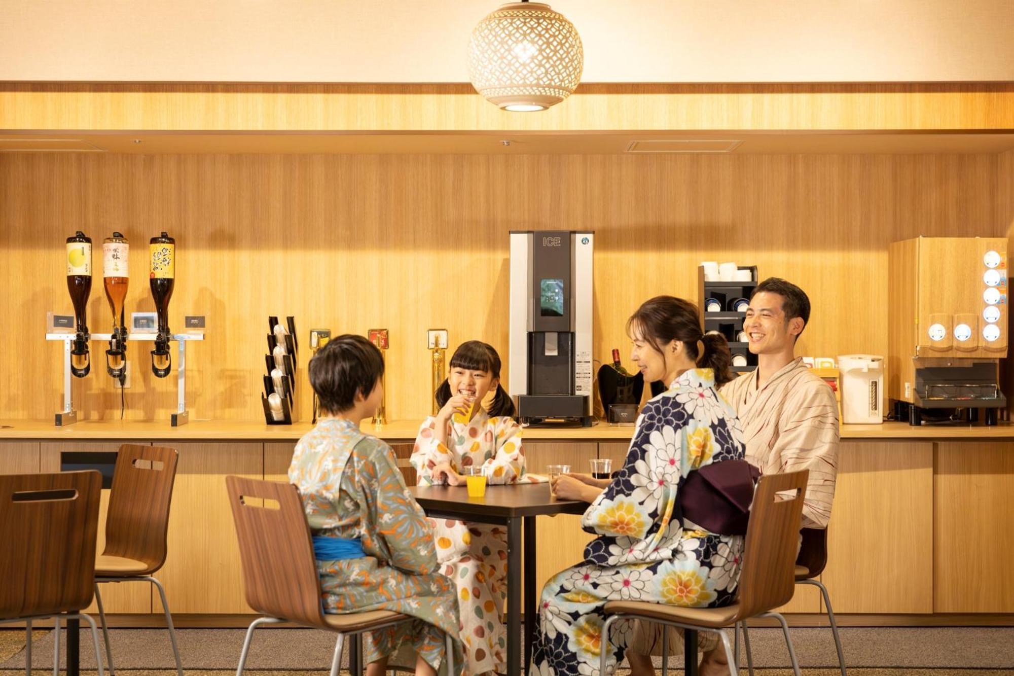 Ooedo Onsen Monogatari Premium Kaga Maruya Hotel Kültér fotó